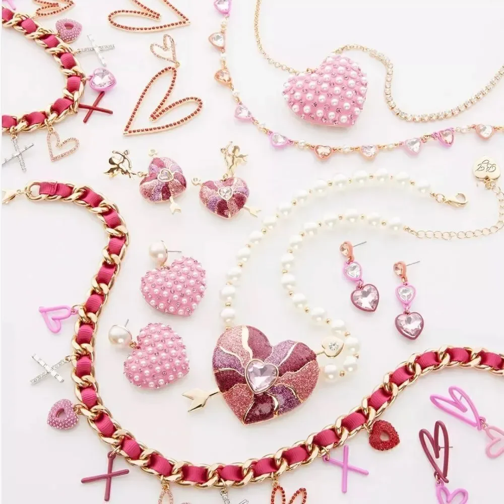 Four piece, Betsey Johnson, XOXO heart Valentine’s kitsch statement jewelry set